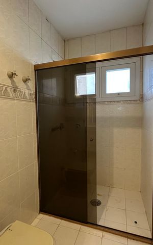 Apartamento para alugar com 500m², 4 quartos e 4 vagas Apartamento para alugar com 500m², 4 quartos e 4 vagasBanheiro da Suíte 1