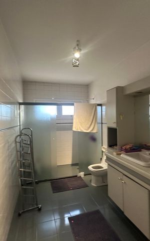 Casa de condomínio para alugar com 500m², 4 quartos e 4 vagas Casa de condomínio para alugar com 500m², 4 quartos e 4 vagasBanheiro Social