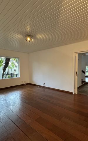 Apartamento para alugar com 500m², 4 quartos e 4 vagas Apartamento para alugar com 500m², 4 quartos e 4 vagasSala de TV