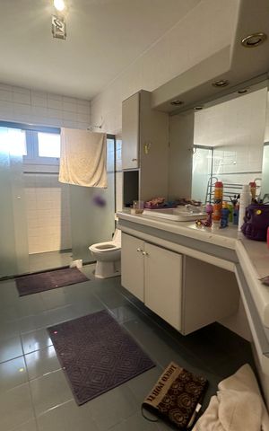 Casa de condomínio para alugar com 500m², 4 quartos e 4 vagas Casa de condomínio para alugar com 500m², 4 quartos e 4 vagasBanheiro Social