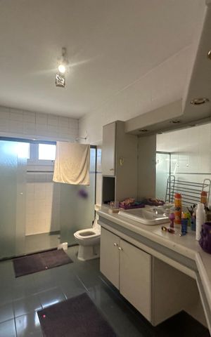 Casa de condomínio para alugar com 500m², 4 quartos e 4 vagas Casa de condomínio para alugar com 500m², 4 quartos e 4 vagasBanheiro Social