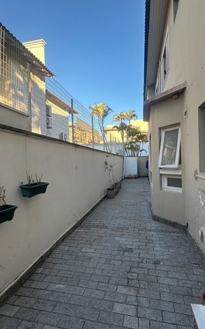 Casa de condomínio para alugar com 500m², 4 quartos e 4 vagas Casa de condomínio para alugar com 500m², 4 quartos e 4 vagasQuintal