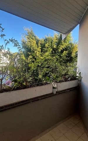 Casa de condomínio para alugar com 500m², 4 quartos e 4 vagas Casa de condomínio para alugar com 500m², 4 quartos e 4 vagasVaranda