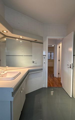 Apartamento para alugar com 500m², 4 quartos e 4 vagas Apartamento para alugar com 500m², 4 quartos e 4 vagasBanheiro Social