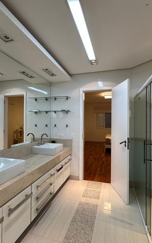 Apartamento para alugar com 500m², 4 quartos e 4 vagas Apartamento para alugar com 500m², 4 quartos e 4 vagasBanheiro da Suíte 2