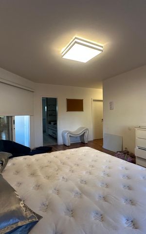 Casa de condomínio para alugar com 500m², 4 quartos e 4 vagas Casa de condomínio para alugar com 500m², 4 quartos e 4 vagasSuíte 2