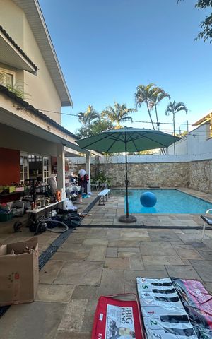 Casa de condomínio para alugar com 500m², 4 quartos e 4 vagas Casa de condomínio para alugar com 500m², 4 quartos e 4 vagasPiscina