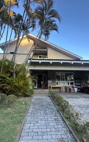 Casa de condomínio para alugar com 500m², 4 quartos e 4 vagas Casa de condomínio para alugar com 500m², 4 quartos e 4 vagasGaragem