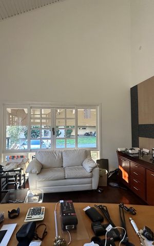 Casa de condomínio para alugar com 500m², 4 quartos e 4 vagas Casa de condomínio para alugar com 500m², 4 quartos e 4 vagasSala
