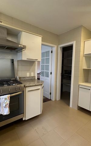 Apartamento para alugar com 500m², 4 quartos e 4 vagas Apartamento para alugar com 500m², 4 quartos e 4 vagasCozinha