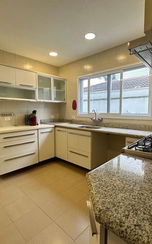 Apartamento para alugar com 500m², 4 quartos e 4 vagas Apartamento para alugar com 500m², 4 quartos e 4 vagasCozinha