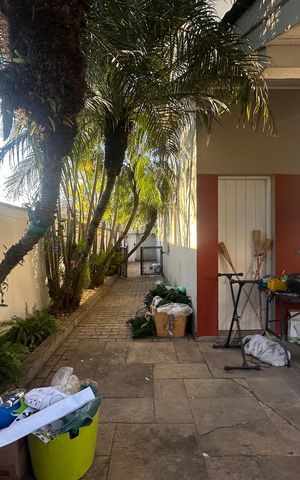 Casa de condomínio para alugar com 500m², 4 quartos e 4 vagas Casa de condomínio para alugar com 500m², 4 quartos e 4 vagasQuintal