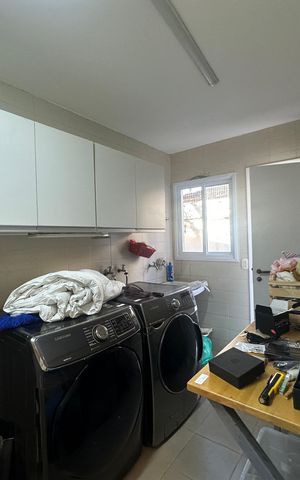 Casa de condomínio para alugar com 500m², 4 quartos e 4 vagas Casa de condomínio para alugar com 500m², 4 quartos e 4 vagasÁrea de Serviço