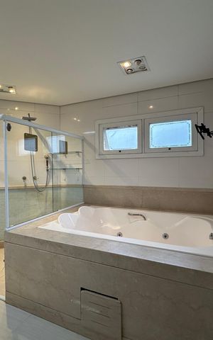 Apartamento para alugar com 500m², 4 quartos e 4 vagas Apartamento para alugar com 500m², 4 quartos e 4 vagasBanheiro da Suíte 2