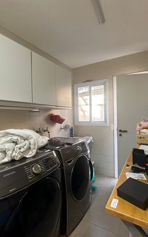 Casa de condomínio para alugar com 500m², 4 quartos e 4 vagas Casa de condomínio para alugar com 500m², 4 quartos e 4 vagasÁrea de Serviço