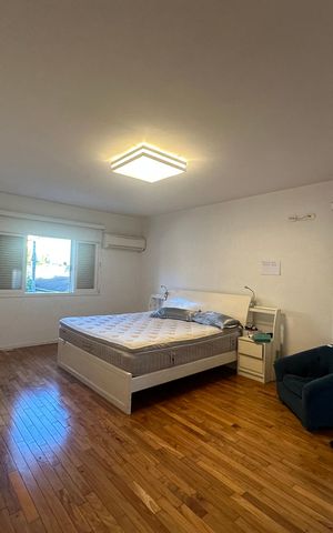 Casa de condomínio para alugar com 500m², 4 quartos e 4 vagas Casa de condomínio para alugar com 500m², 4 quartos e 4 vagasSuíte 2