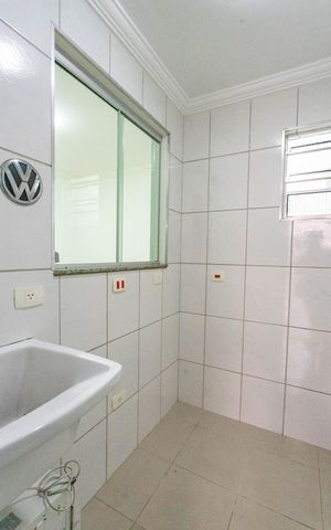 Casa à venda com 250m², 4 quartos e 2 vagas Casa à venda com 250m², 4 quartos e 2 vagasÁrea de serviço