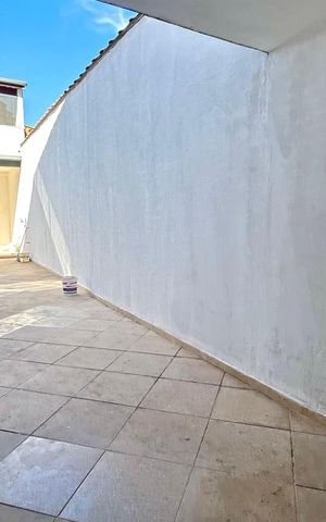 Casa à venda com 220m², 3 quartos e 4 vagas Casa à venda com 220m², 3 quartos e 4 vagasQuintal
