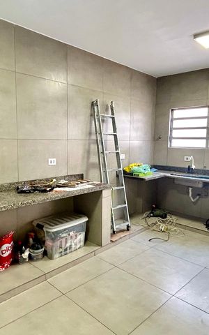 Casa à venda com 220m², 3 quartos e 4 vagas Casa à venda com 220m², 3 quartos e 4 vagasCozinha