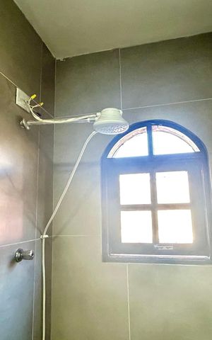 Casa à venda com 220m², 3 quartos e 4 vagas Casa à venda com 220m², 3 quartos e 4 vagasBanheiro 1