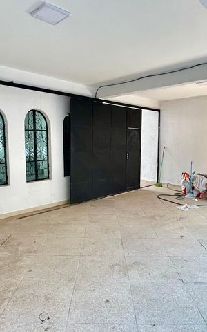 Casa à venda com 220m², 3 quartos e 4 vagas Casa à venda com 220m², 3 quartos e 4 vagasGaragem