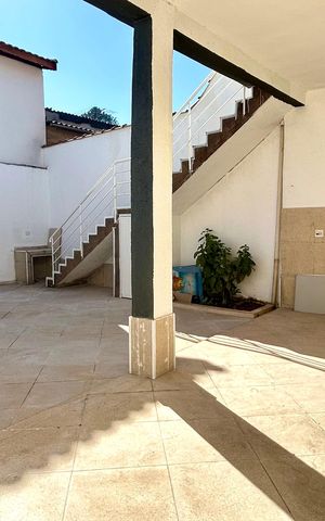 Casa à venda com 220m², 3 quartos e 4 vagas Casa à venda com 220m², 3 quartos e 4 vagasÁrea de Serviço