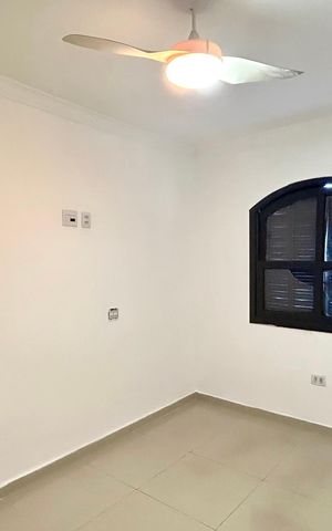 Casa à venda com 220m², 3 quartos e 4 vagas Casa à venda com 220m², 3 quartos e 4 vagasQuarto 2