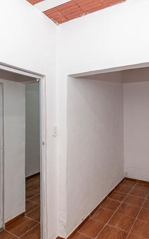 Casa à venda com 35m², 1 quarto e sem vagaSuíte