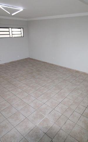 Casa para alugar com 90m², 1 quarto e 2 vagasSala
