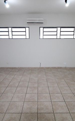 Casa para alugar com 90m², 1 quarto e 2 vagasQuarto