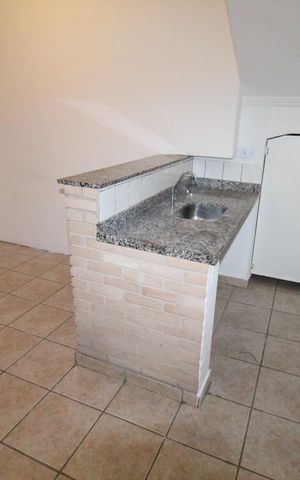 Casa para alugar com 90m², 1 quarto e 2 vagasCozinha