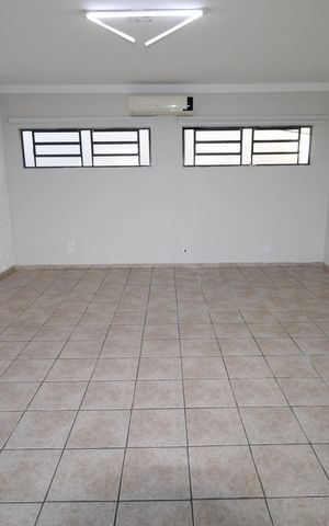 Casa para alugar com 90m², 1 quarto e 2 vagasSala