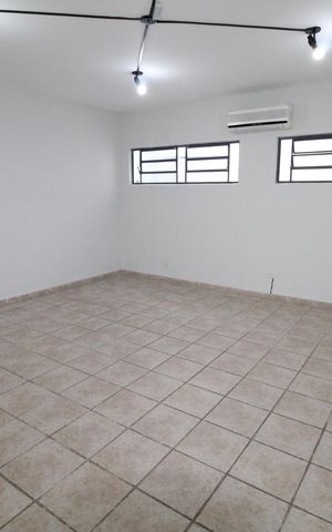 Casa para alugar com 90m², 1 quarto e 2 vagasQuarto