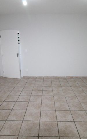 Casa para alugar com 90m², 1 quarto e 2 vagasQuarto