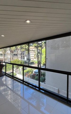 Apartamento para alugar com 171m², 3 quartos e 2 vagas Apartamento para alugar com 171m², 3 quartos e 2 vagasVaranda