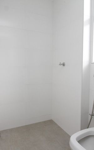 Apartamento à venda com 78m², 2 quartos e 2 vagasBanheiro 1