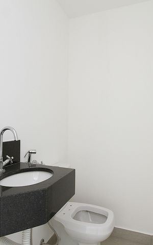 Apartamento à venda com 78m², 2 quartos e 2 vagasBanheiro da Suíte