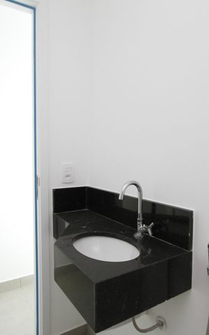 Apartamento à venda com 78m², 2 quartos e 2 vagasBanheiro da Suíte