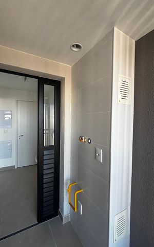Apartamento à venda com 112m², 3 quartos e 3 vagas Apartamento à venda com 112m², 3 quartos e 3 vagasÁrea de Serviço - Varanda