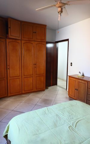 Casa à venda com 208m², 5 quartos e 4 vagasQuarto 3