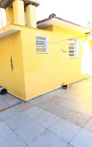 Casa à venda com 208m², 5 quartos e 4 vagasGaragem