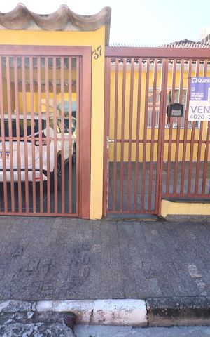 Casa à venda com 208m², 5 quartos e 4 vagasFachada