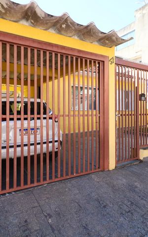 Casa à venda com 208m², 5 quartos e 4 vagasFachada