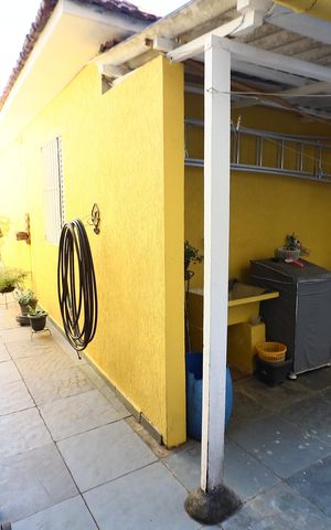 Casa à venda com 208m², 5 quartos e 4 vagasÁrea de Serviço 2