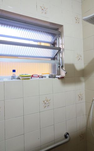 Casa à venda com 208m², 5 quartos e 4 vagasBanheiro 2