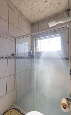 Casa à venda com 220m², 2 quartos e 5 vagasBanheiro da Suíte