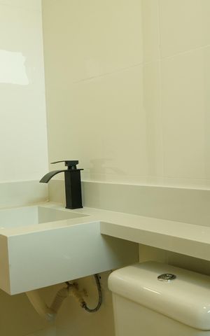 Casa à venda com 100m², 3 quartos e 2 vagasBanheiro da suíte 
