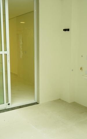 Casa à venda com 100m², 3 quartos e 2 vagasÁrea de serviço