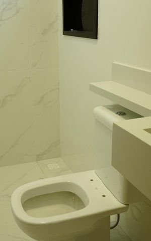 Casa à venda com 100m², 3 quartos e 2 vagasBanheiro da suíte 2