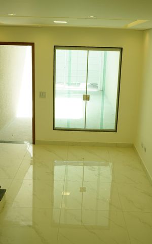 Casa à venda com 100m², 3 quartos e 2 vagasSala